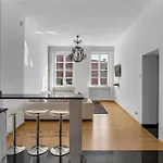 Castle - Prime Location, Historic Center, Castle View, Fast Internet - By Rentujemy Appartement *