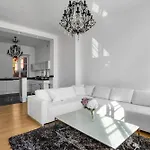 Appartement Castle - Prime Location, Historic Center, Castle View, Fast Internet - By Rentujemy *