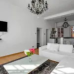 Castle - Prime Location, Historic Center, Castle View, Fast Internet - By Rentujemy Varsovie