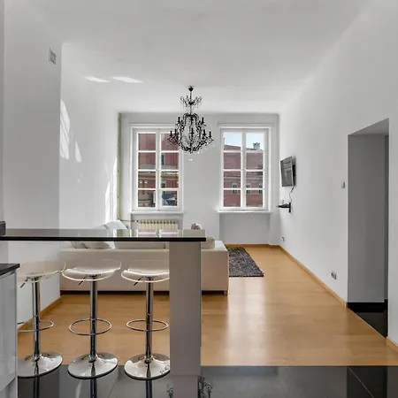 Castle - Prime Location, Historic Center, Castle View, Fast Internet - By Rentujemy Apartamento *