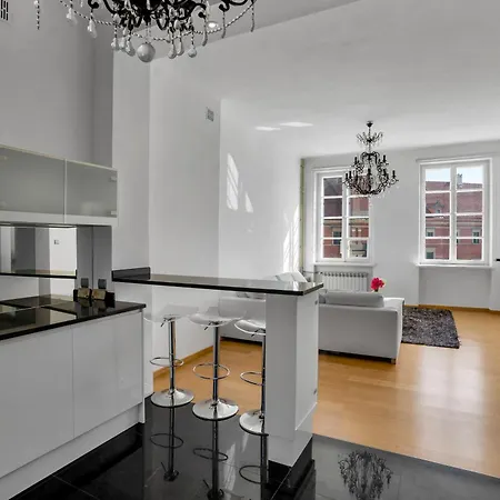 Castle - Prime Location, Historic Center, Castle View, Fast Internet - By Rentujemy Warschau