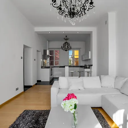 Castle - Prime Location, Historic Center, Castle View, Fast Internet - By Rentujemy