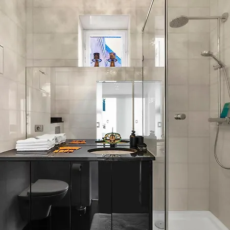 Castle - Prime Location, Historic Center, Castle View, Fast Internet - By Rentujemy Apartman *