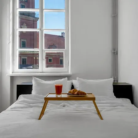 Apartman Castle - Prime Location, Historic Center, Castle View, Fast Internet - By Rentujemy Varsó